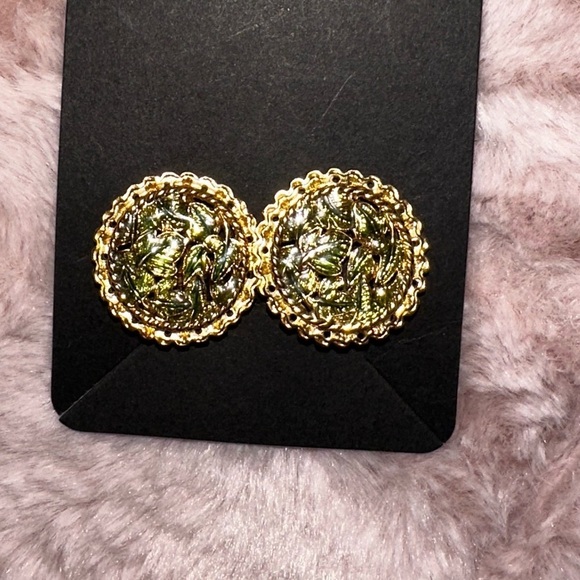 St. John women’s circle gold tone green leaf clip on earrings - Picture 3 of 8